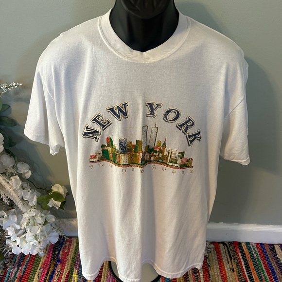 Vintage Other - y2k New York City The Big Apple Tee Shirt World Trade Center White Vintage Large